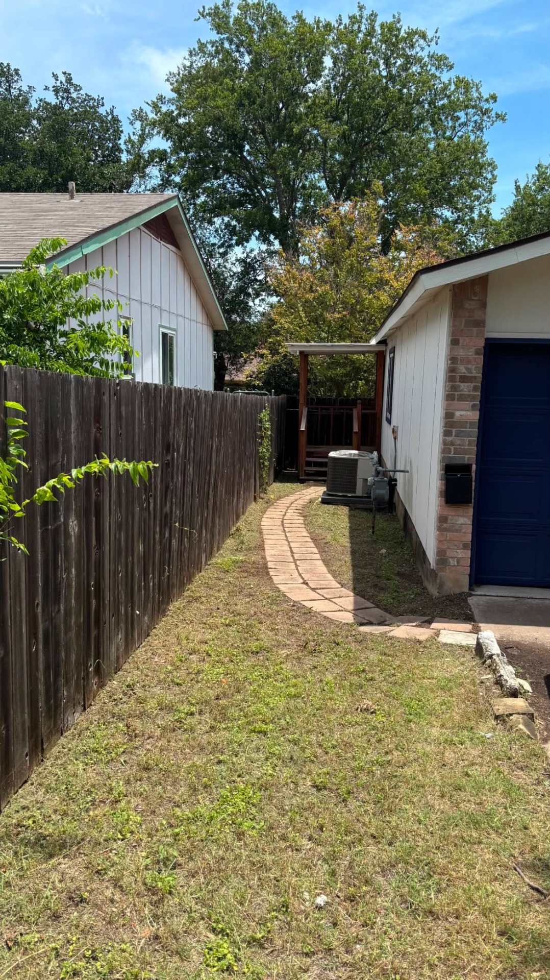 Side yard cleanup and edging